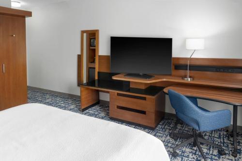 Fairfield Inn and Suites by Marriott Calhoun - image 2
