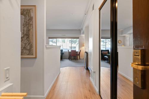 Palisades Tahoe Lodge Rentals Premium Studio #105 in โอลิมปิกแวลเลย์
