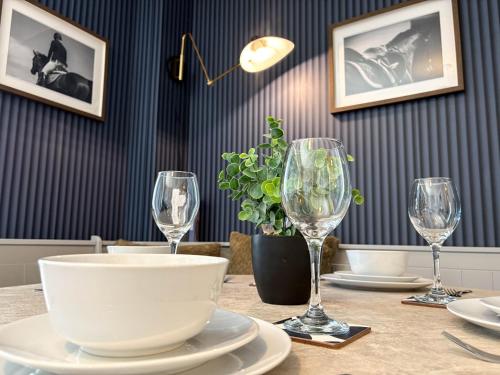 Modern 4BR Hse Family & Work Stays, Manchester