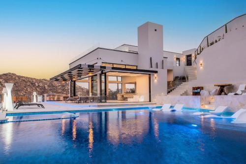 Villa Chavez by Cabo Villas