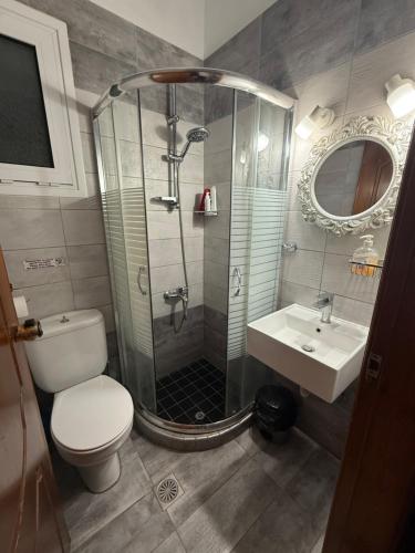 Modern 1-bedroom with BBQ & Roof Garden near Beach - Δήμος Κεραμιών