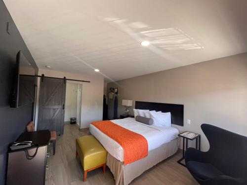 Howard Johnson by Wyndham Flagstaff University West - main image