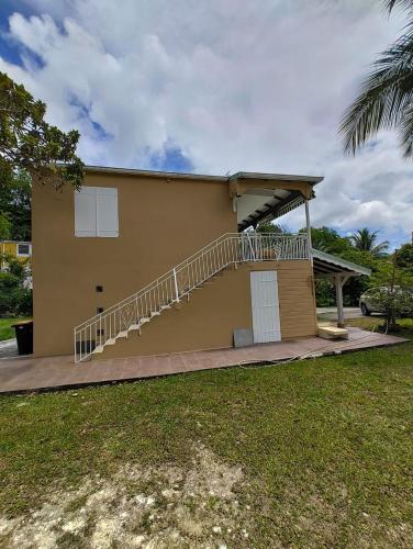 Appartement F3 Caracosy tout confort in Baie-Mahault