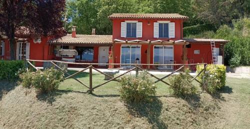 Casa vacanze Castellara in เบวัญญา