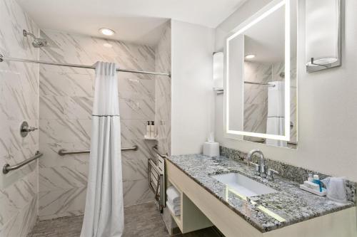 Delta Hotels by Marriott Baltimore Inner Harbor - image 14