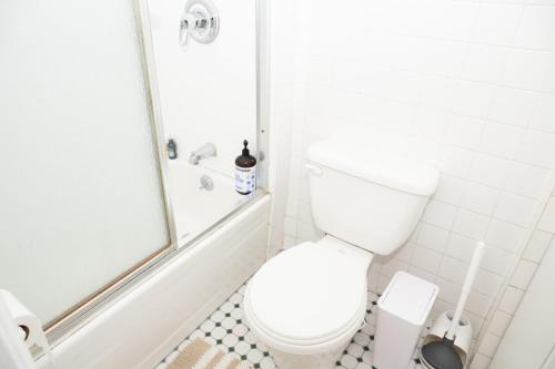 East Village Center Apartment w Full Amenities Great New York Location, New York (Foto 6)