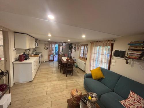 廚房, Casa Le Ginestre in 麗都迪卡馬約雷