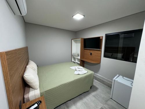 Standard Double Room image 6