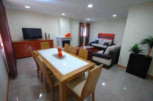 บริการและสิ่งอำนวยความสะดวก, Quaint & Peaceful Barcelos Villa 3 Bedrooms Villa Mycenaean Private Pool & Large Garden North Portug in บาเซโลซ