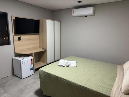 Standard Double Room image 3