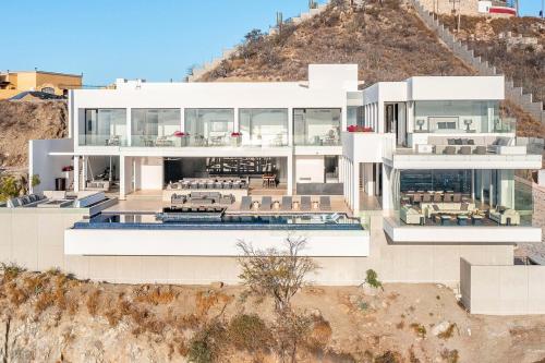 Villa Aurora by Cabo Villas
