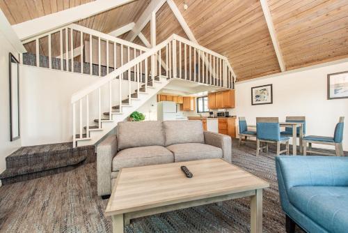 Oyster Bay Inn & Suites in Bremerton (WA)