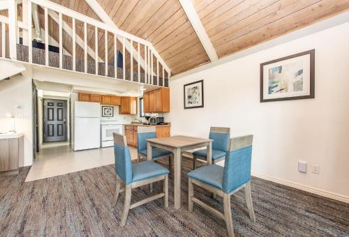 Oyster Bay Inn & Suites in Bremerton (WA)