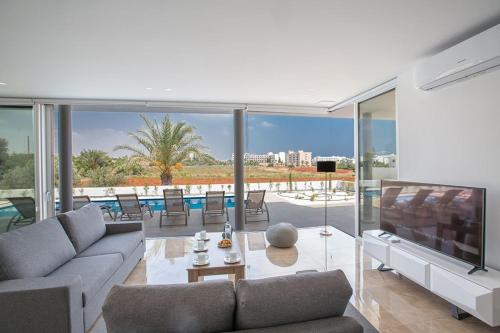 Villa Manta Platina - Brand New Luxury 3 Bedroom Protaras Villa - image 5