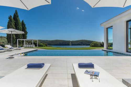 Oprema, Stunning Seafront House In Istria Villa Vrsar Magnifique in Petalon