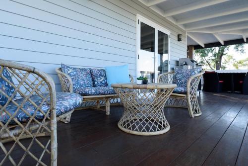 Elegant Beauty Point Home with WiFi & Fireplace in Beauty Point / Beaconsfield