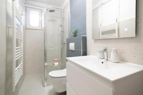 Three-Bedroom Apartment with Terrace image 10