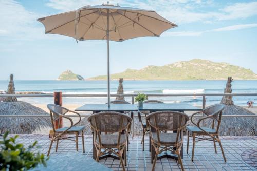 Restaurant, Las Flores Beach Resort in Mazatlán