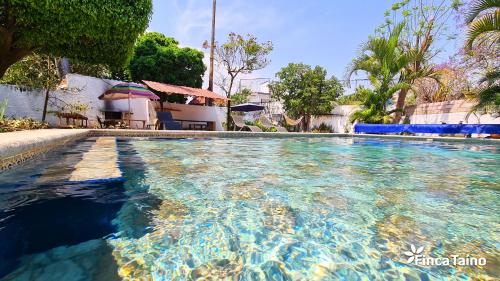 Kert, Finca Taino. Hermosa casa con alberca in Las Fincas