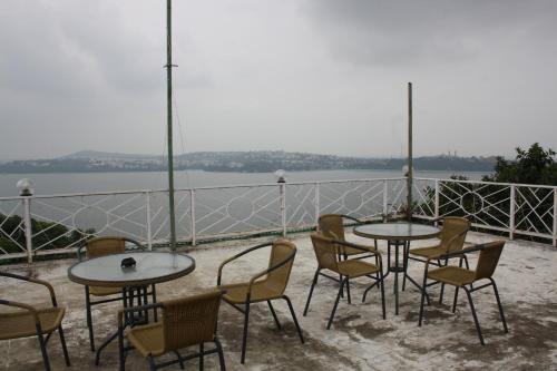 博帕尔 Ivy Suites 3星级 酒店 泳池