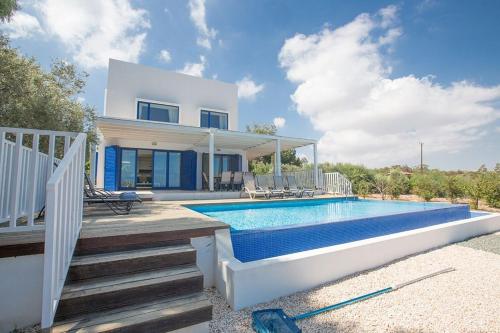 Villa Ioanni Helios - Stunning 4 Bedroom Protaras Villa - Few Minutes Drive To Fig Tree Bay