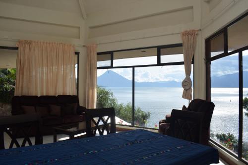 Casa Gaspar on Lake Atitlán (Casa Gaspar on Lake Atitlan) in Sanantonio Palopo