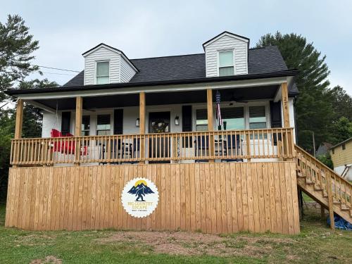. Big Country Escape - Bluewell WV
