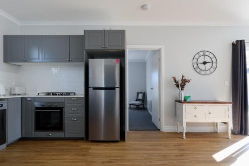 Cosy Self-Contained Unit with QBed, Parking & Wifi in Beauty Point / Beaconsfield