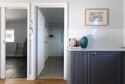 Cosy Self-Contained Unit with QBed, Parking & Wifi in Beauty Point / Beaconsfield