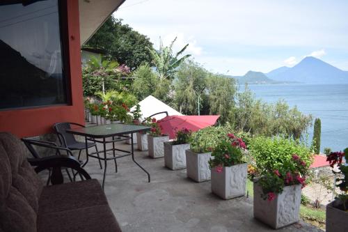 Casa Gaspar on Lake Atitlán (Casa Gaspar on Lake Atitlan) in Sanantonio Palopo