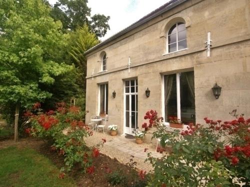 . Gîte paisible avec jardin privé, proche commerces, parking, Wifi, animaux acceptés, tout compris - FR-1-526-19