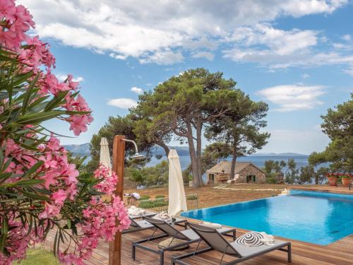 Létesítmények, Elegant Brac Villa 4 Bedrooms Villa Shoreline Serenity Stunning Sea Views in Murvica