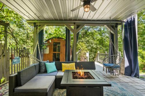 Hideaway Hot Tub Sunna Lake Kayaks Pool in บุชคิล (พีเอ)