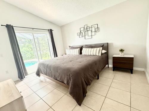 3 Bedrooms ORLANDO POOL Home and LAKE view in 海恩斯城