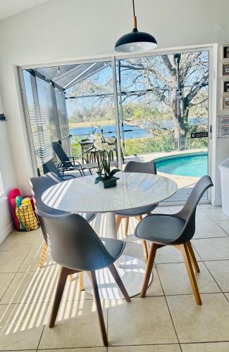 3 Bedrooms ORLANDO POOL Home and LAKE view in 海恩斯城