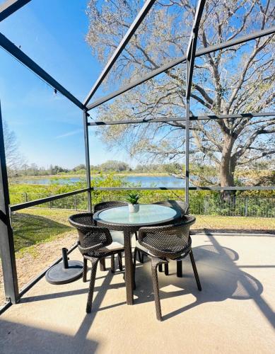 3 Bedrooms ORLANDO POOL Home and LAKE view in 海恩斯城