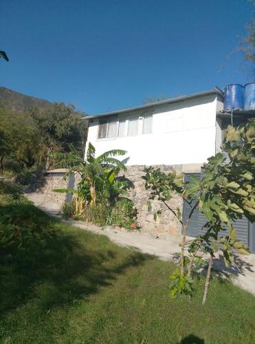 Finca de montaña agua Gracian (Finca de montana agua Gracian) in La Carrera