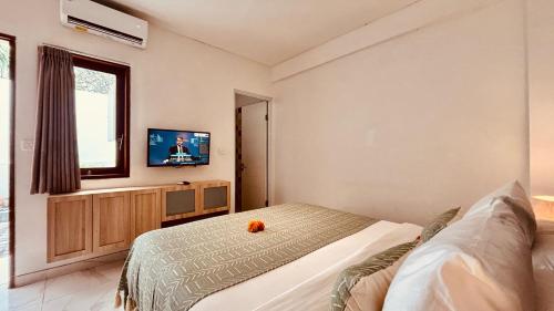 Standard Double Room image 7
