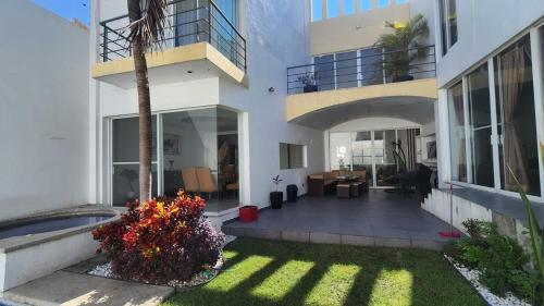 Deluxe Style & Confort Pax14 in Chipitlan