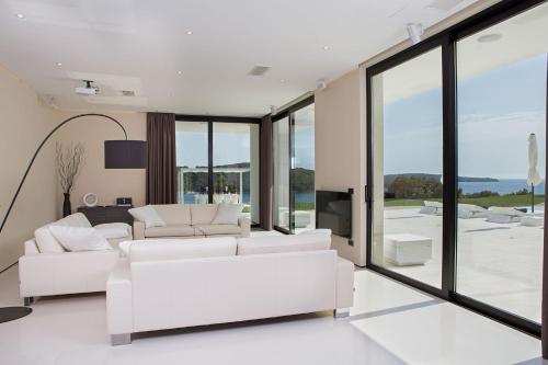 Oprema, Stunning Seafront House In Istria Villa Vrsar Magnifique in Petalon