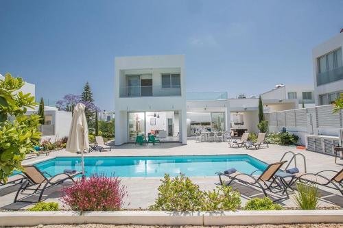 Villa Ochosto Helios - Beautiful 5 Bedroom Protaras Villa - Walking Distance To Fig Tree Bay Beach, Protaras