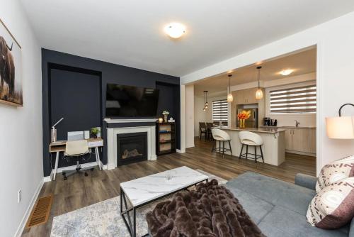 Modern 4br Retreat King Beds Workspace Near