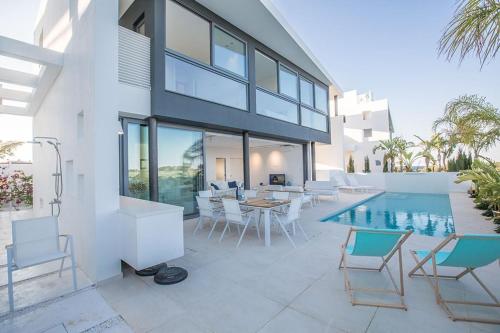 Villa Limni Enas - Luxury And Contemporary 3 Bedroom Kapparis Villa With Sea View - image 4