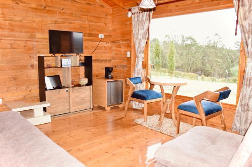 4 bedrooms, 6 beds