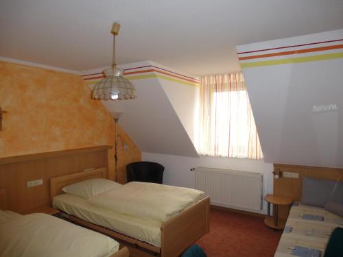 Land-gut-Hotel Zum Bartl - image 4