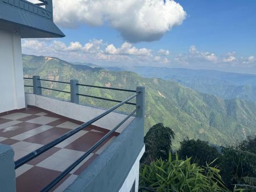 . cliffside Homestay cherrapunji
