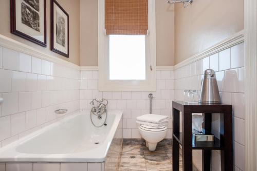 Standard Room image 3
