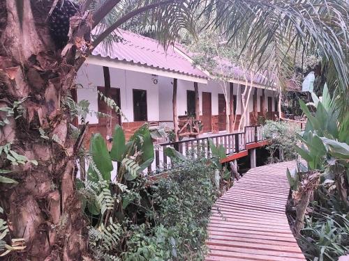 สบายคันทรีรีสอร์ท ปากเมงSa-buy country resort Pak Meng in หาดปากเมง