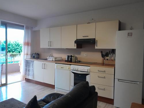 ZenGarden Pool,3bedrooms,lit bebe Beach800m,box&wifi in Les Breguieres