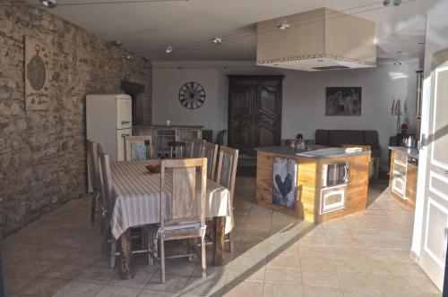 Konyha, Le Clos du Cher en Beaujolais in Bagnols